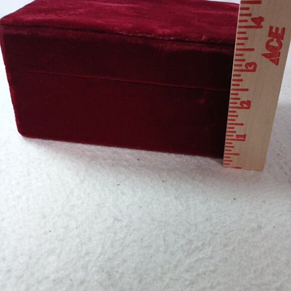Red Velvet Gift Box Satin Lined 6.5"x4.25"x3.5" Jewelry Keepsake Display - Picture 9 of 13